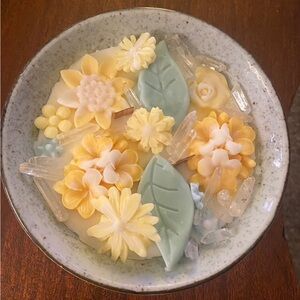 Asian theme w/crystals Soy Candle, tropical vanilla scent. Candle lamp use only